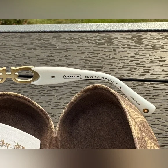 EUC Coach Sunglasses HC 7018 Noelle - Picture 2 of 8